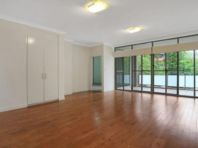 SUN FILLED MODERN 3 BEDROOM APARTMENT