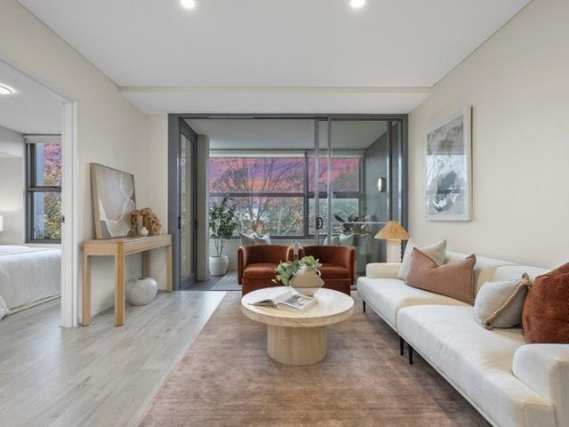 SUN FILLED NORTH EASTERLY ASPECT APARTMENT IN THE HEART OF CROWS NEST