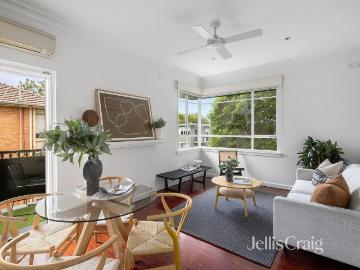 Sun Filled One Bedroom Gem in Boutique Block of Nine`