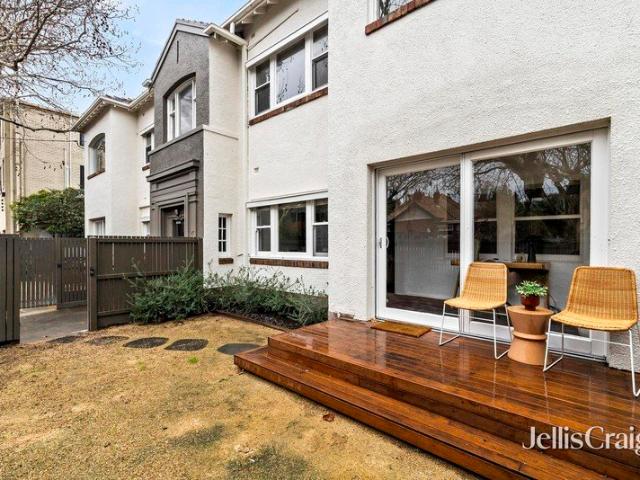 Sun filled Alfresco Apartment on The Golden Mile