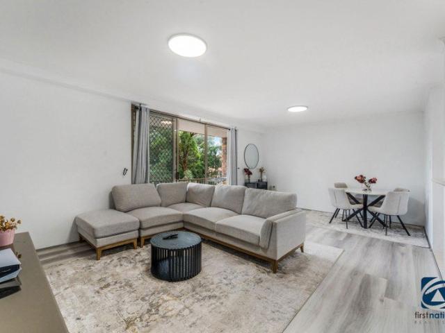 Sun Filled Apartment with Excellent Presentation