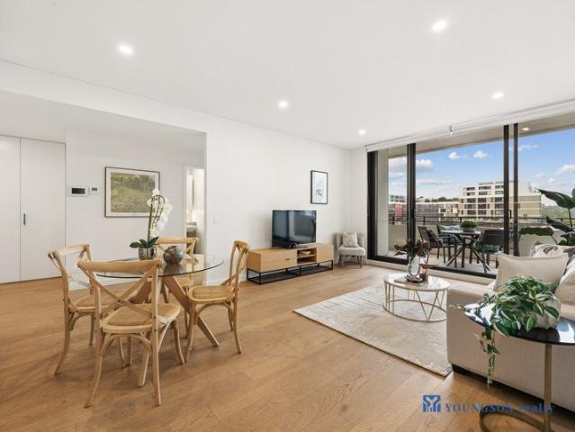 Sun Filled Luxury Apartment in Park Sydney Village
