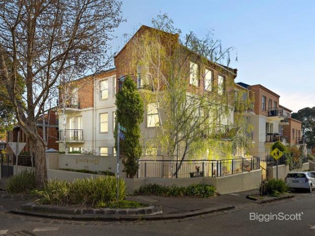 SUN FILLED STYLE WITH RICHMOND HILL APPEAL