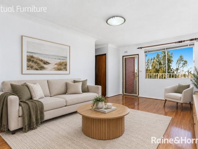 Sun Filled Two Bedroom Unit!
