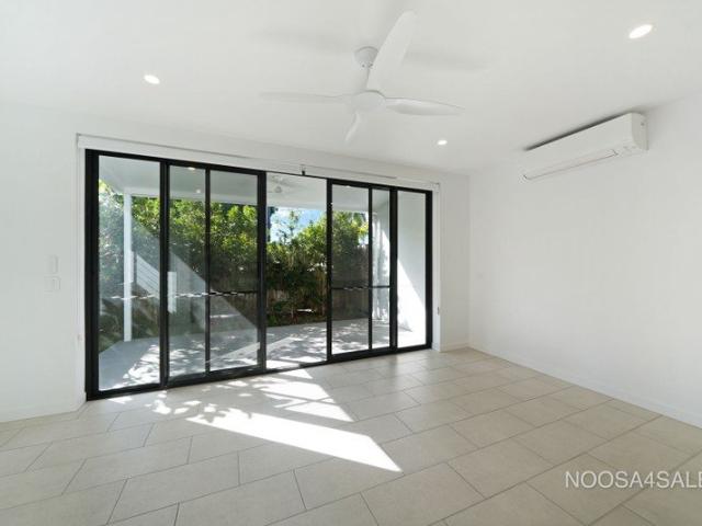Sun Filled Townhouse in The Whitely