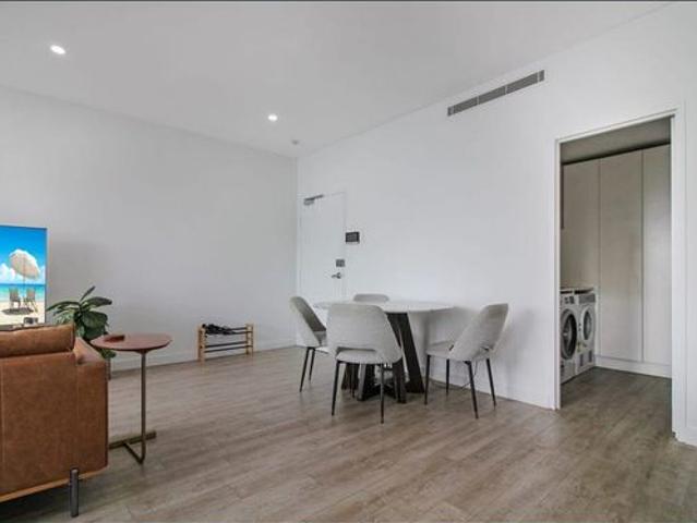 Sun Filled 2 Bedroom Apartment in Prime North Kellyville Location