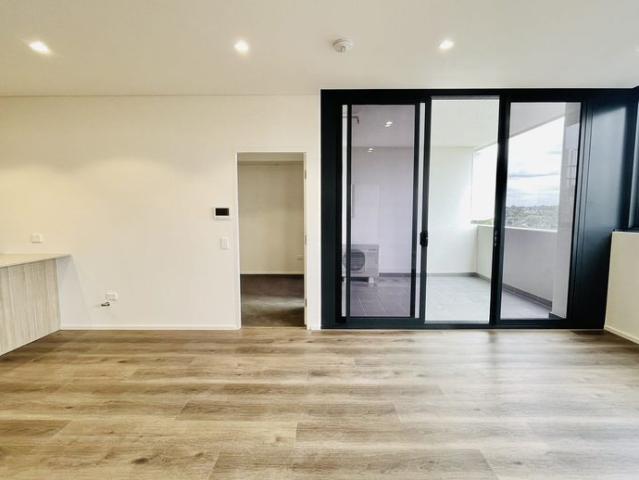 Sun filled 2 Bedrooms + Study Apartments