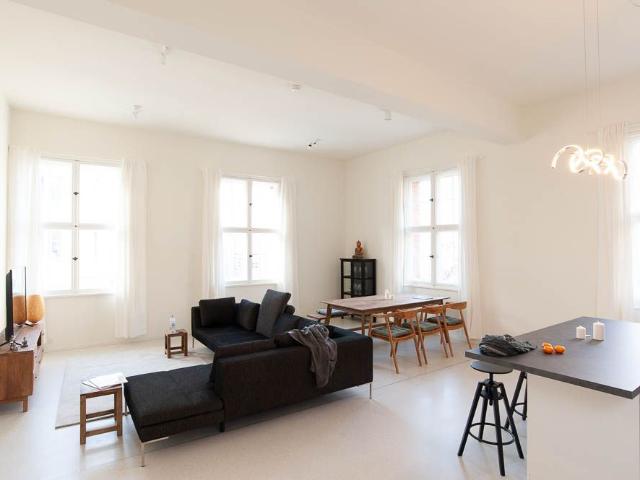 Sun flooded, fully renovated apartment with large rooms located in the Alte Post, Berlin Amsterdam Apartments for Rent