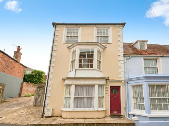 Sun Hill, PO31 4 bed house to rent £1,750 pcm £404 pw