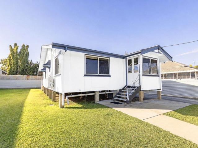 Sun Smart Living in Sought After South Townsville!