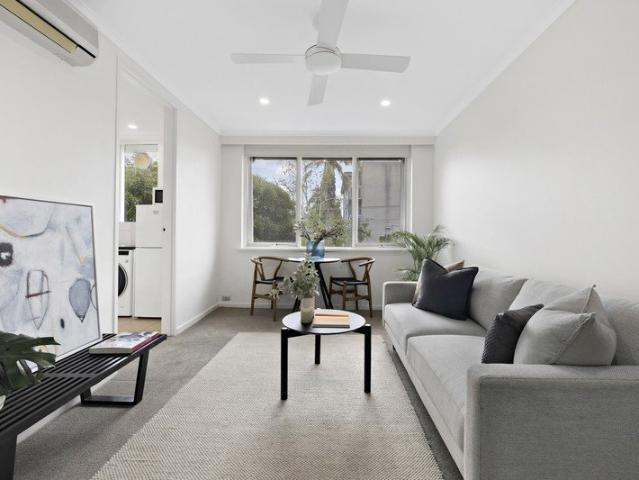 Sun Soaked Single Bedroom with Garage Parking
