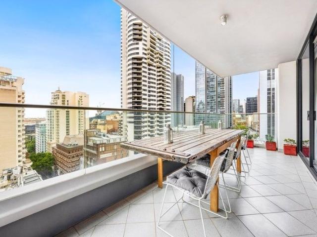 Sun Drenched World Tower Retreat with Spectacular City Views