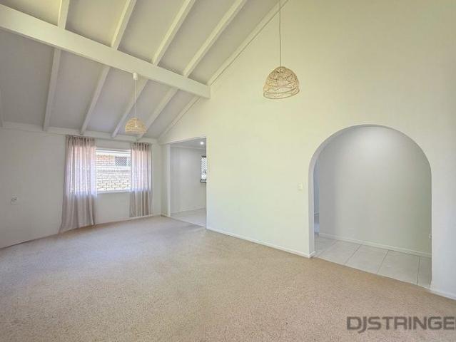 SUN, SURF & RIVER Ultimate Four Bed Pet Friendly Home