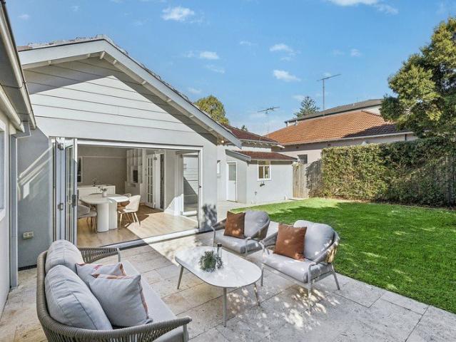 Sunbathed Family Home in a Premier Lifestyle Position