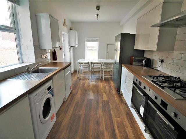 Sunbury Avenue, Jesmond 7 bed terraced house to rent £5,323 pcm £1,228 pw