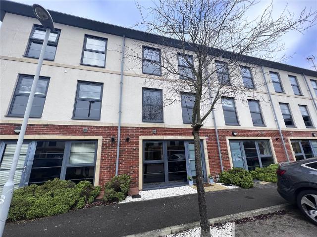 Sunderland Place, Farnborough GU14, 4 bed town house to rent, £2,350 pcm | PrimeLocation