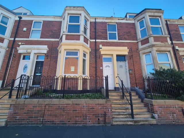 Sunderland Road, Gateshead NE8, 2 bed flat to rent, £725 pcm | PrimeLocation