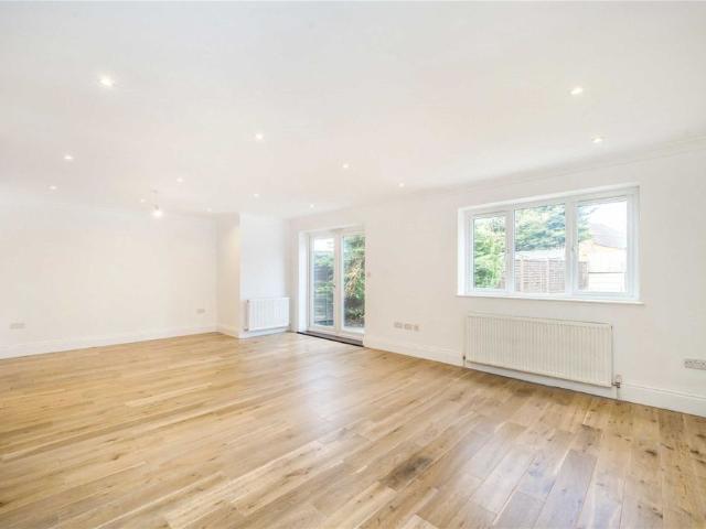 Sundew Avenue, Acton, W12, London