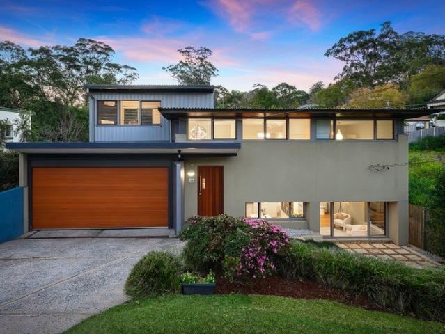 Sundrenched Family Entertainer in a Premier Lindfield Setting