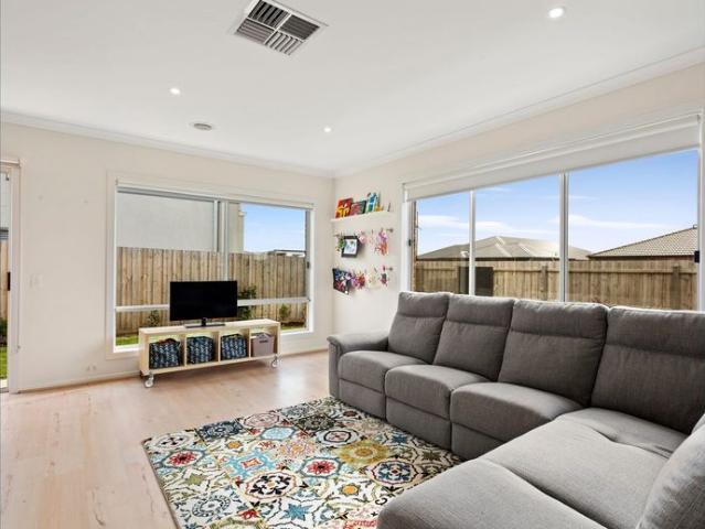 Sundrenched family home!