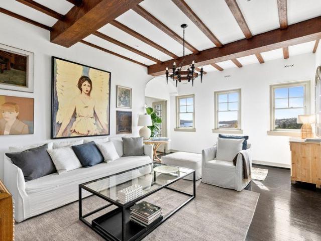 SUNDRENCHED NORTH FACING THREE BED APARTMENT LUXURIOUS ONE LEVEL LIVING
