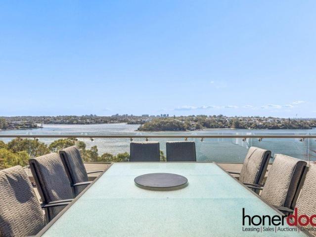 Sundrenched Single Level Living with Panoramic Waterviews