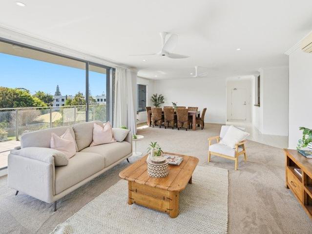 Sundrenched, Spacious CBD Living