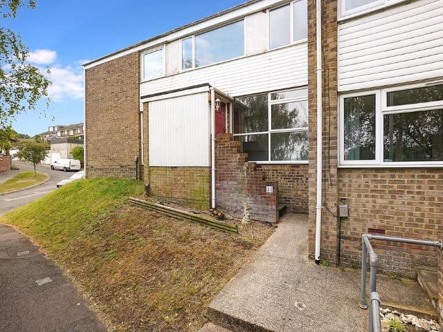 Sundridge Drive, Chatham, ME5 3 bed terraced house to rent £1,350 pcm £312 pw