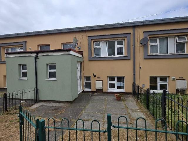 Sunfield Road, Oldham 3 bed terraced house to rent £995 pcm £230 pw