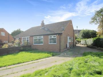 Sunfield, Stanningley, Pudsey, West Yorkshire LS28, 2 bed bungalow to rent, £975 pcm | PrimeLocation