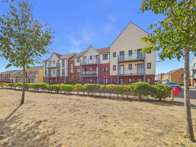 Sunliner Way, South Ockendon, Essex. 2 bed apartment to rent £1,450 pcm £335 pw
