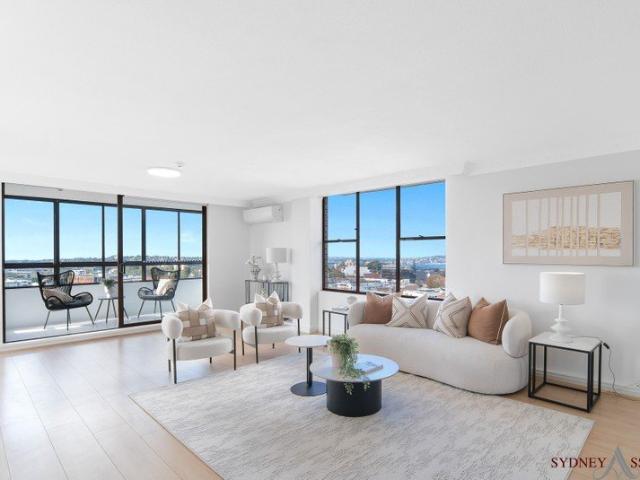 Sunlit 182m² Residence with 270° Harbour, City & Bridge Views
