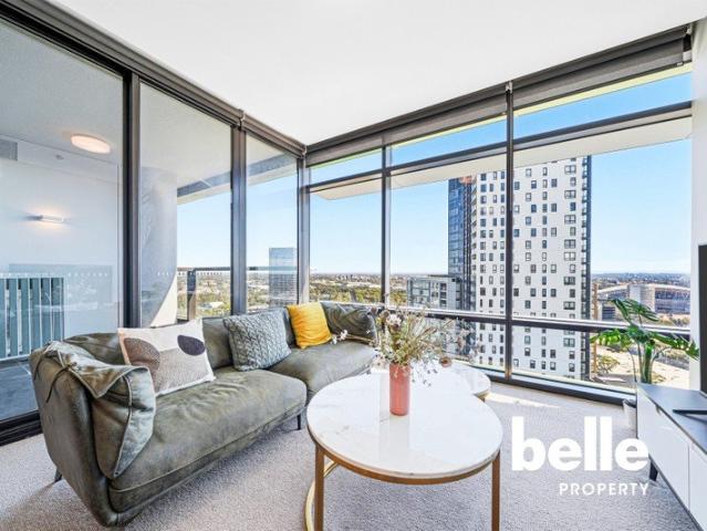 Sunlit 2 Bedroom | Elevated ViewsIconic Views | Study Could Be Use as 3rd Bedroom