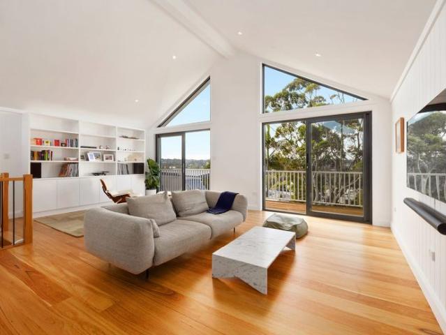Sunlit Coastal Home in a Peaceful Curl Curl Setting