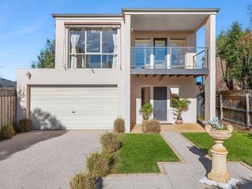 SUNLIT COASTAL LIVING IN WOMBAH PARK ESTATE!