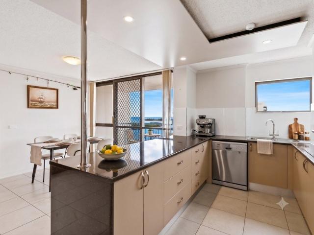 Sunlit Corner Apartment Banyandah Tower A, Level 12