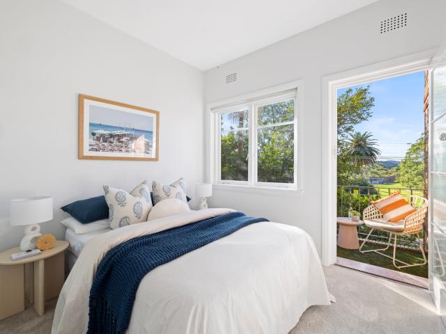 Sunlit apartment offers superb convenience