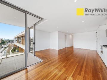 Sunlit Apartment with Timber Floors & Balcony | Walk to UNSW & Light Rail