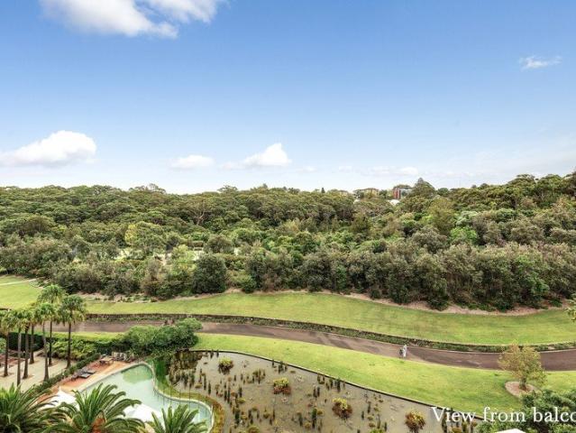 Sunlit entertainer's retreat in acclaimed 'Wondakiah' estate