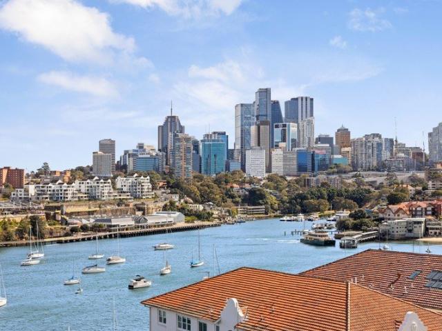 Sunlit Haven, Harbourfront Lifestyle Abode