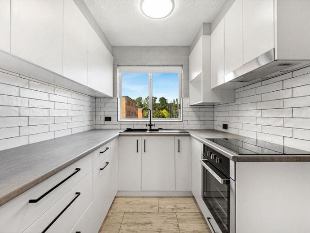 Sunlit Living in a Quiet, Convenient Setting