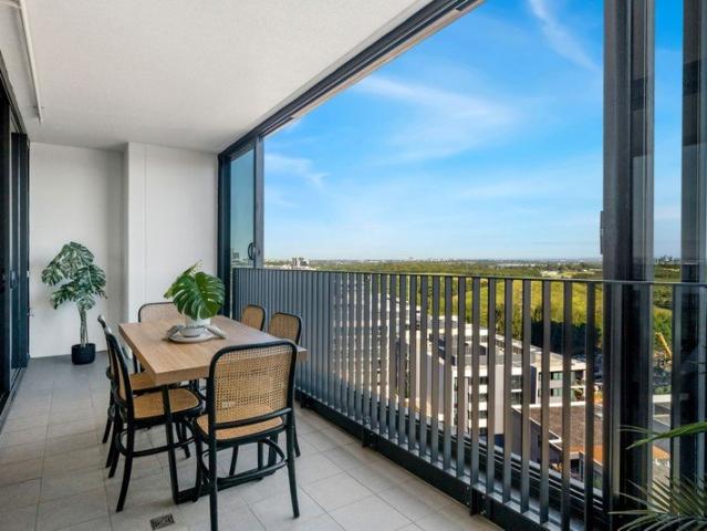 Sunlit living with space to entertain