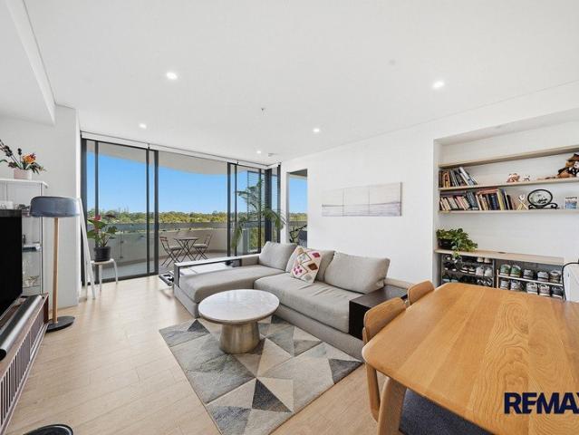Sunlit NorthWest facing Retreat with Serene Park Views on Level 5