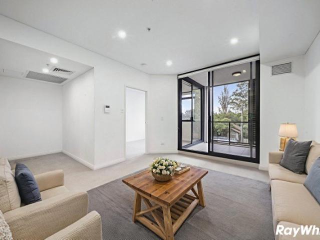 Sunlit North facing apartment with study nook