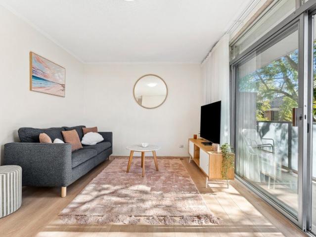 Sunlit North Facing Apartment in a Peaceful Setting