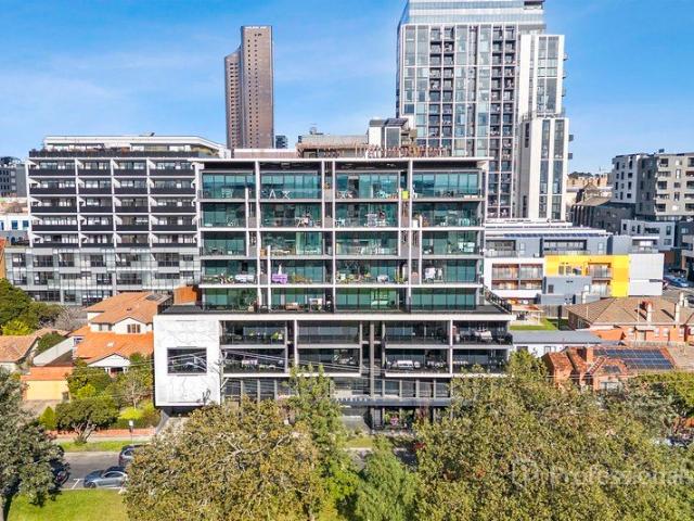 Sunlit North Facing Parkside Apartment in the Heart of Box Hill