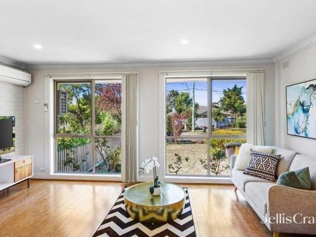 Sunlit Single Level Living in Top School Zones