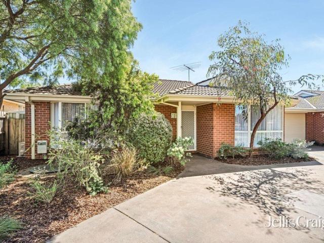 Sunlit Spaces, Family Comfort & Superb Outdoor Living