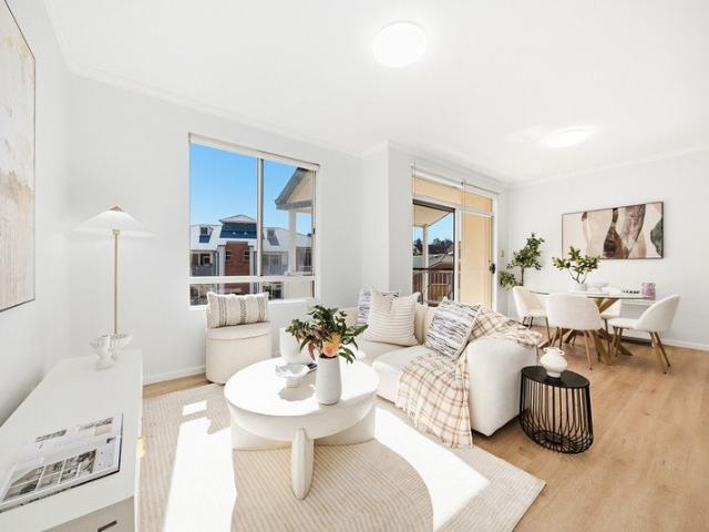 Sunlit Split Level Living in a Resort Style Harbourside Setting