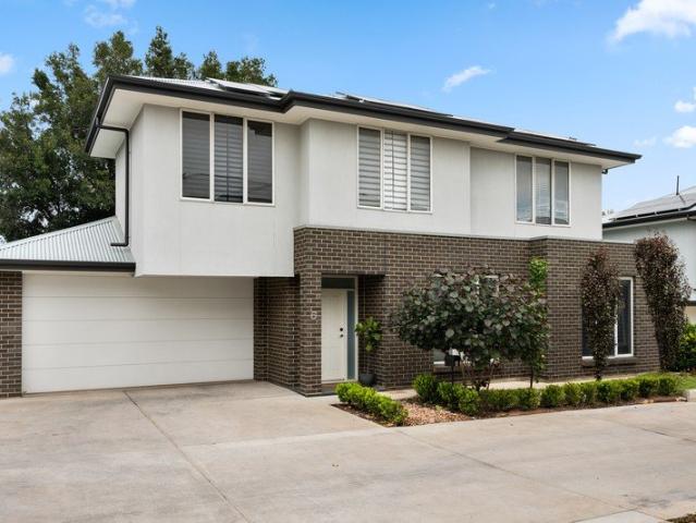 Sunlit style and seamless living at an address that puts the eastern suburbs at your feet